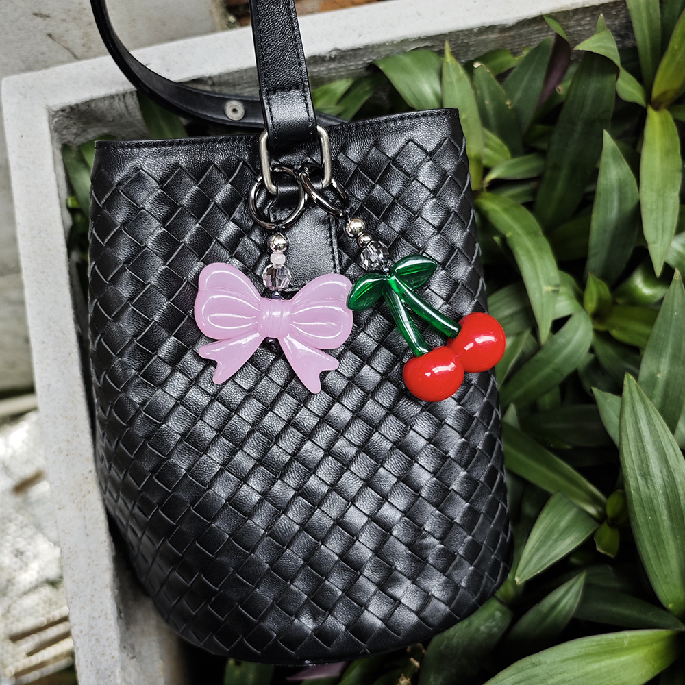 HERLOOK Big Cherry Bag Charm S – Phone Accessories For Teens Bewertung und Preis